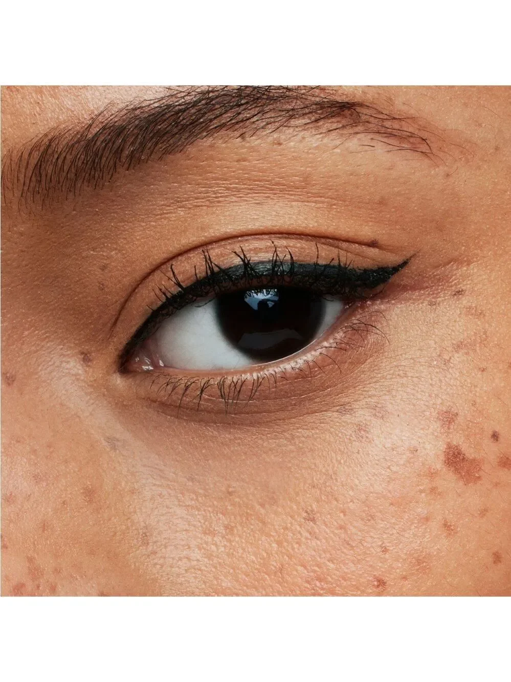 Babe Lash Enriching Liquid Eyeliner in Bold Black